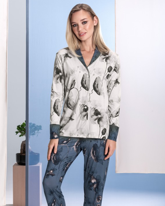 Woman's Pyjama with buttons in Modal
