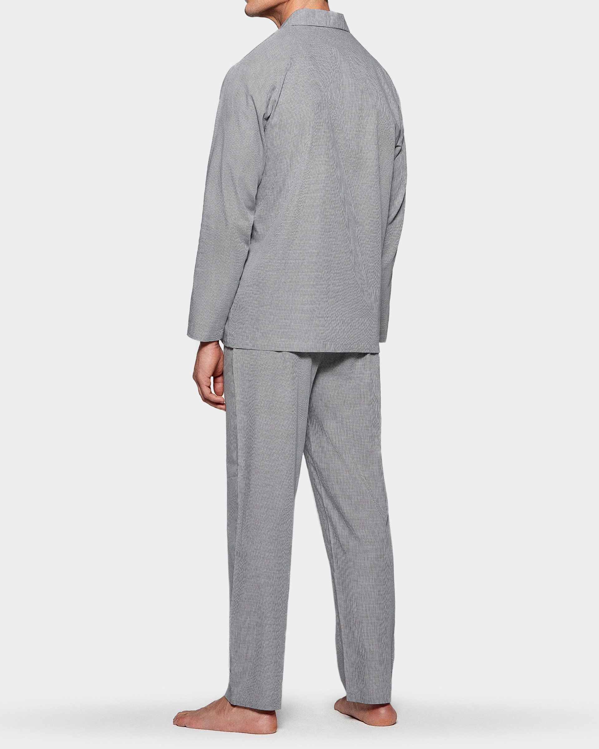 Men's pyjamas in chequered fabric