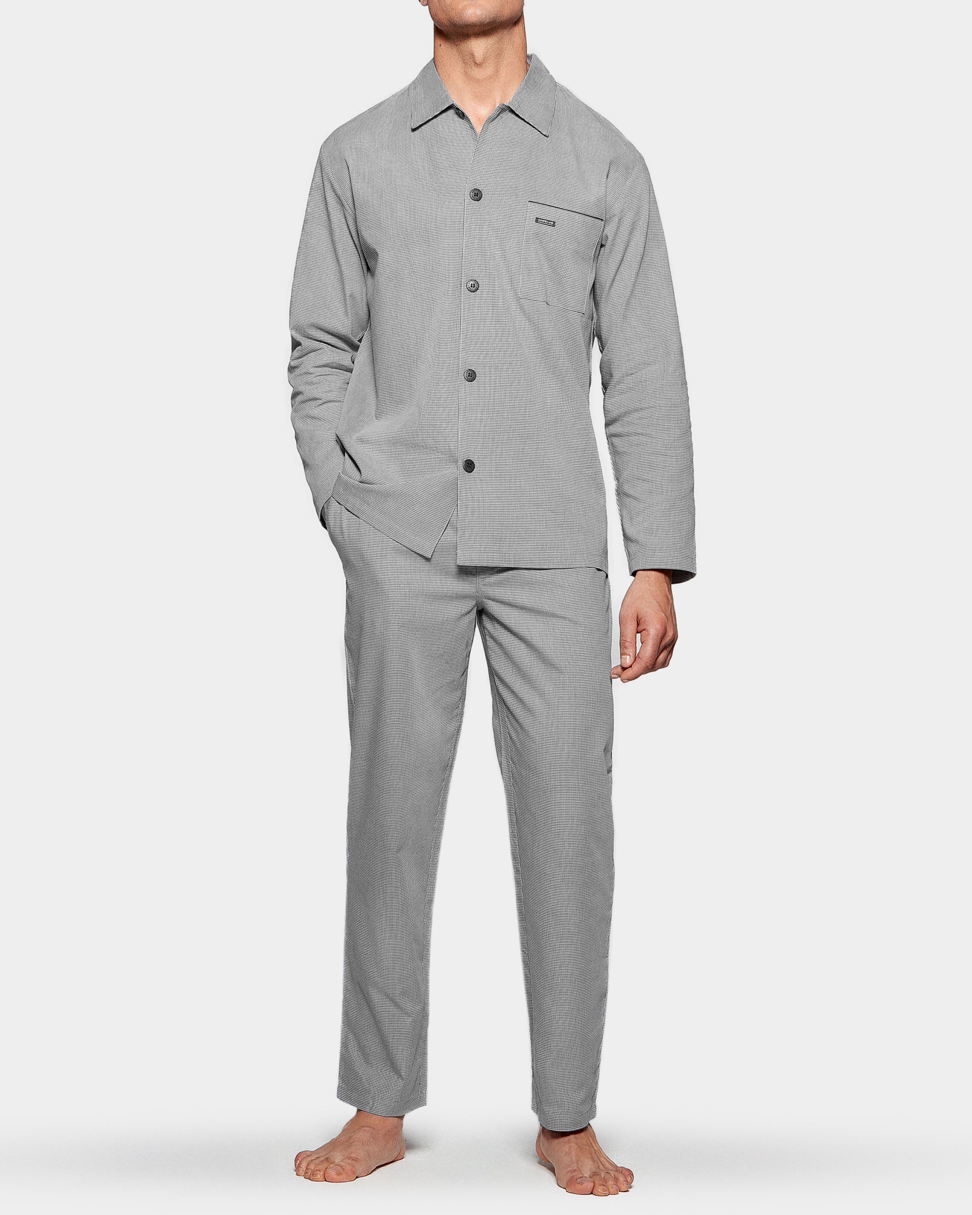 Men's pyjamas in chequered fabric