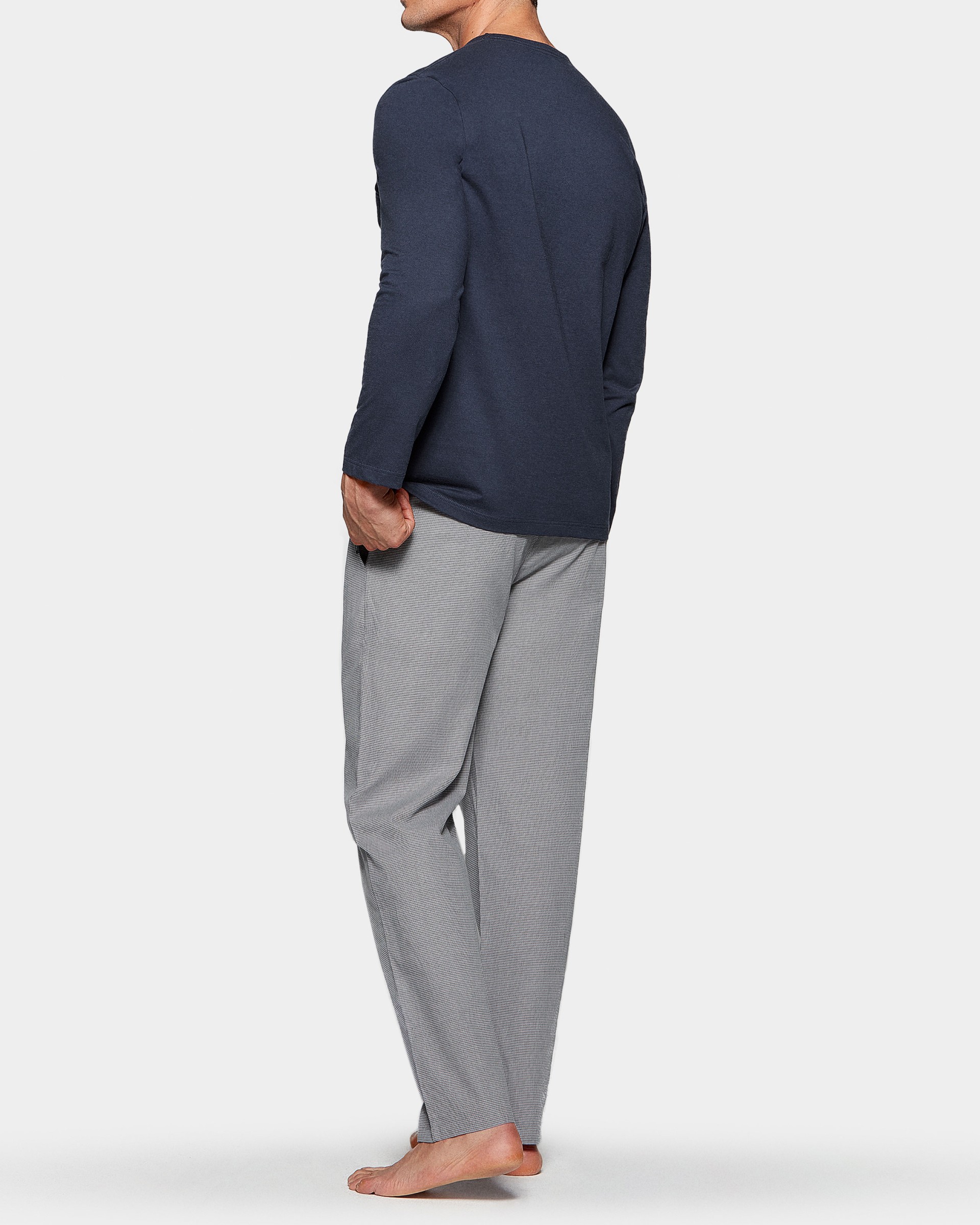 Men's pyjamas in chequered fabric