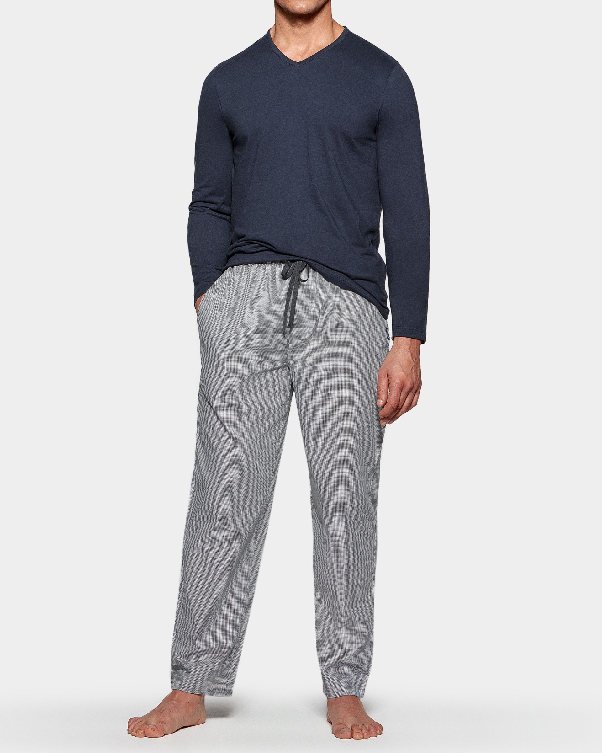 Men's pyjamas in chequered fabric