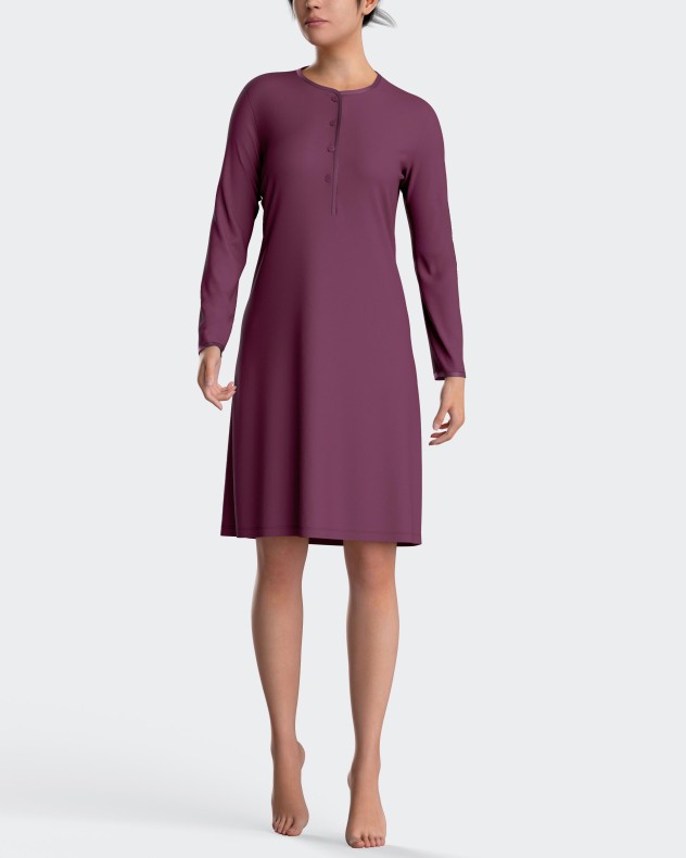 Camisa de dormir lisa com botes