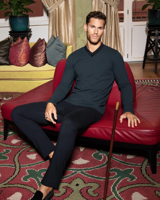 Langer gekrempelter Schlafanzug