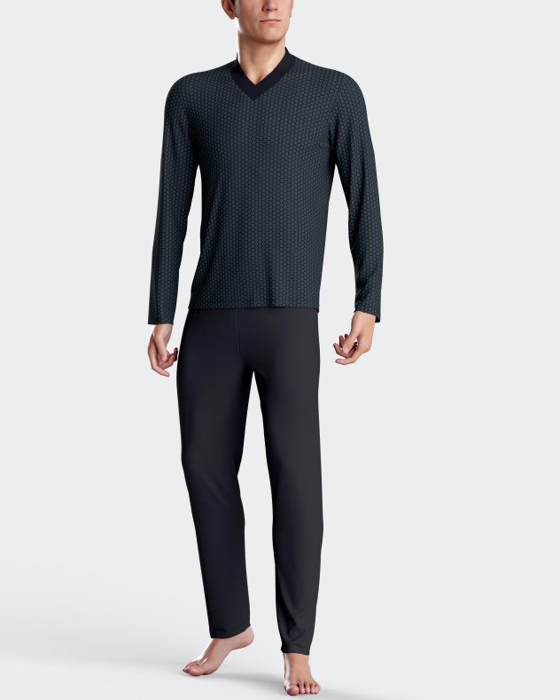 Langer gekrempelter Schlafanzug