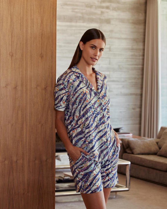 Pijama de mulher curto com botes em Modal