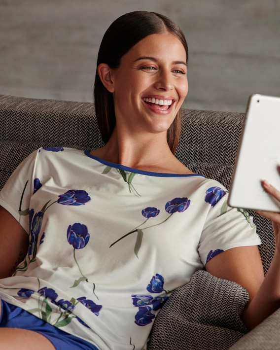 Pijama de mulher curto floral em Modal