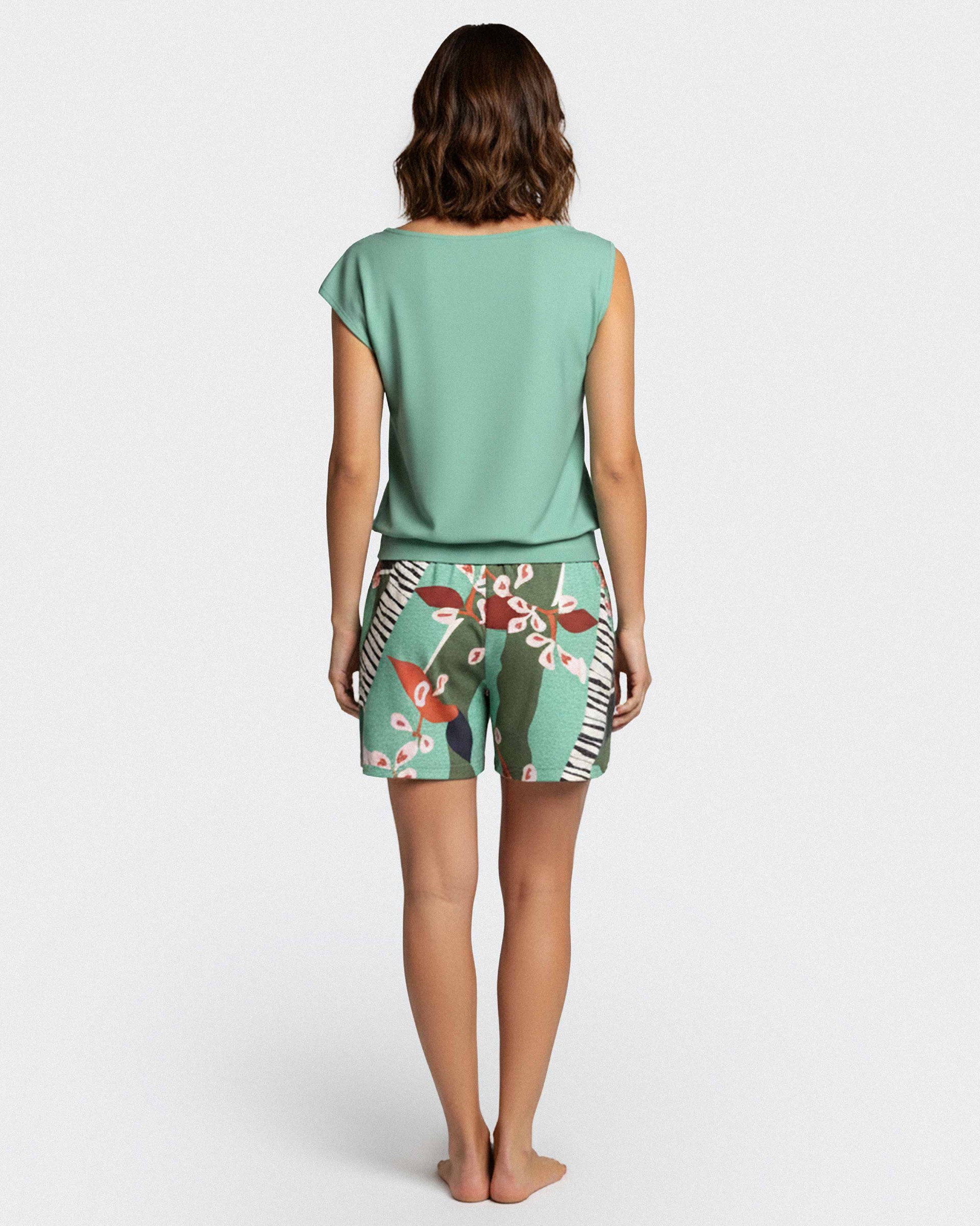 Pijama curto com estampado botânico em Modal