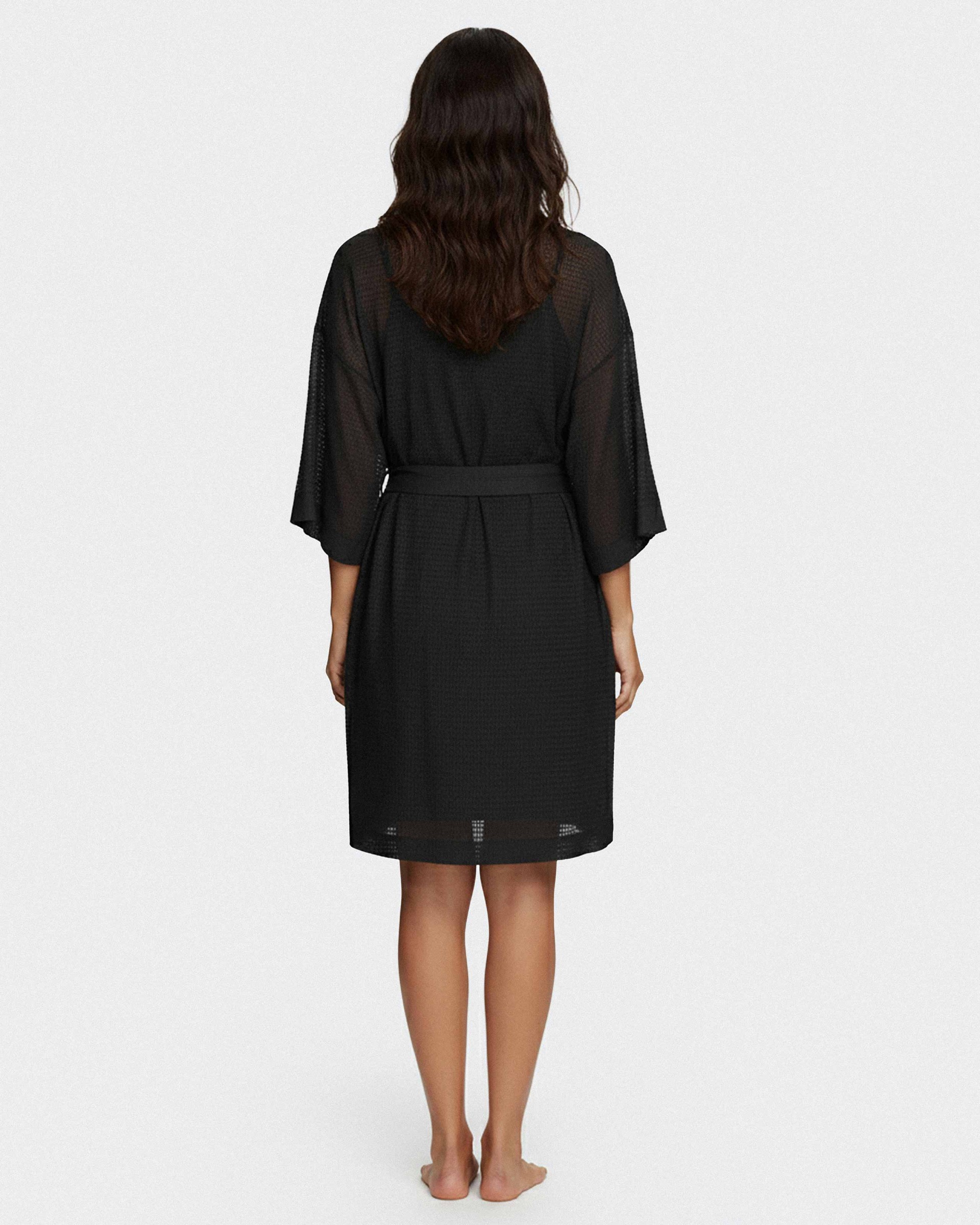 Short kimono-style women's dressing gown